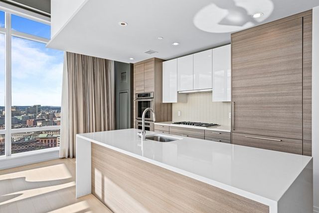 $3,000,000 | 1 Franklin Street, Unit 3203, Boston, MA 02110