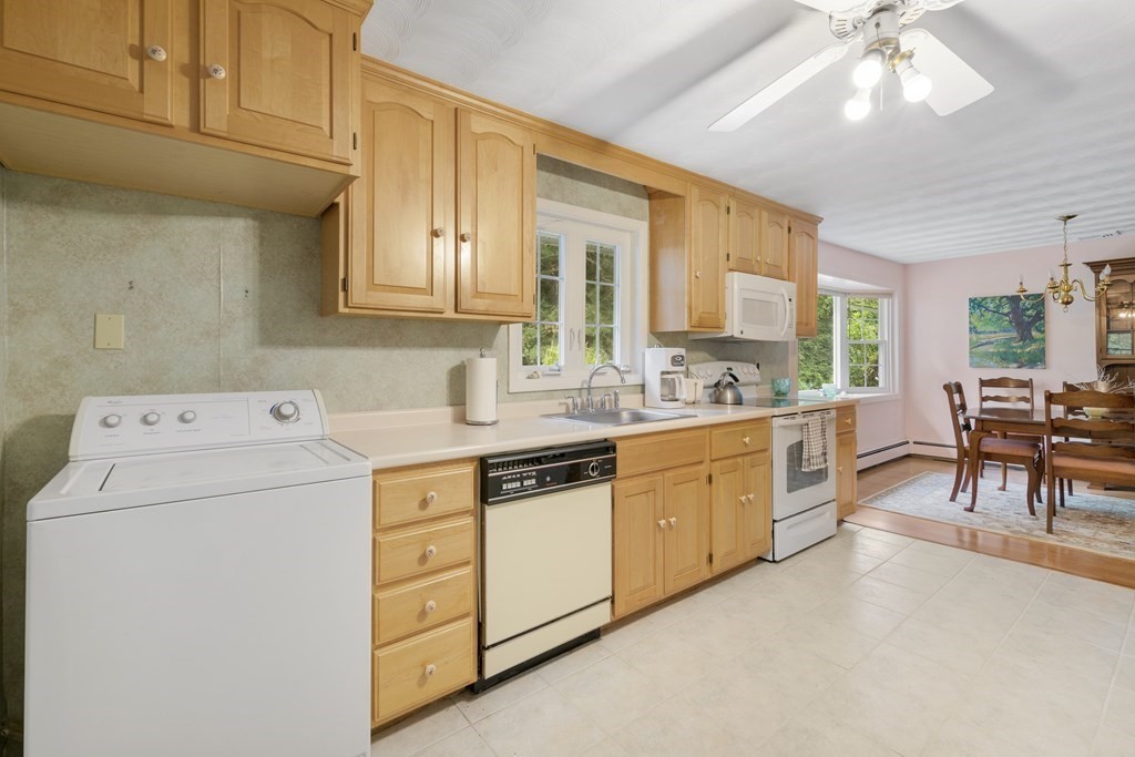39 Ruthellen Road Framingham, MA 01701 - Photo 13 of 35