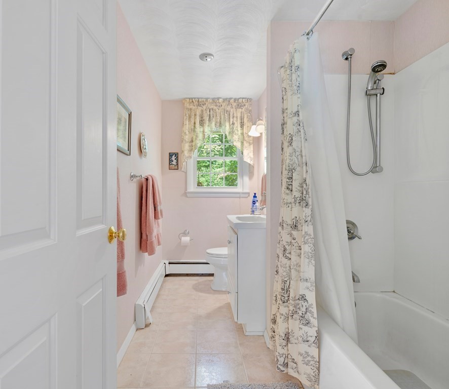39 Ruthellen Road Framingham, MA 01701 - Photo 15 of 35