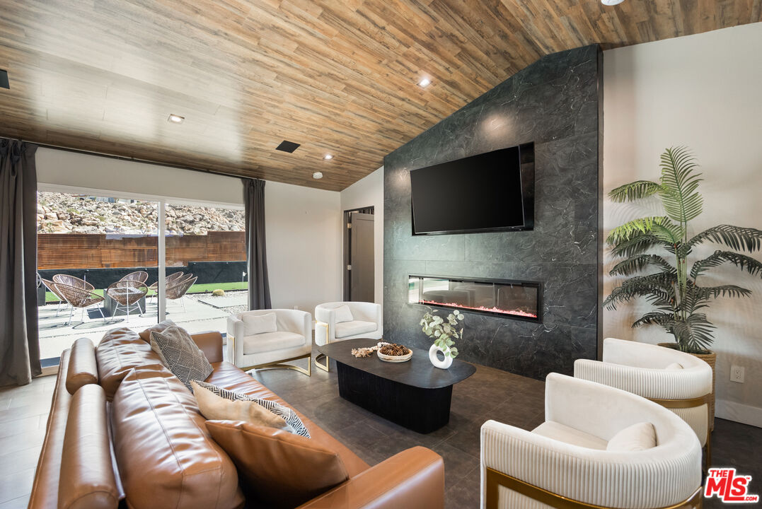 7815 Outpost Road Joshua Tree, CA 92252 - Photo 4 of 48 Gallery Image 4