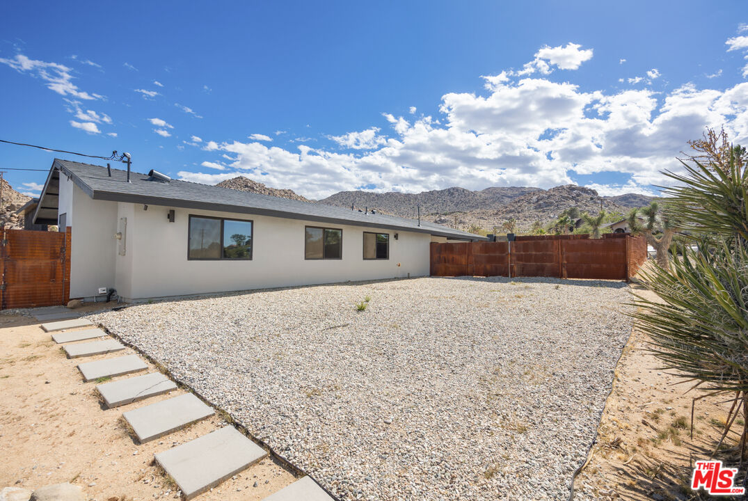7815 Outpost Road Joshua Tree, CA 92252 - Photo 42 of 48 Gallery Image 42