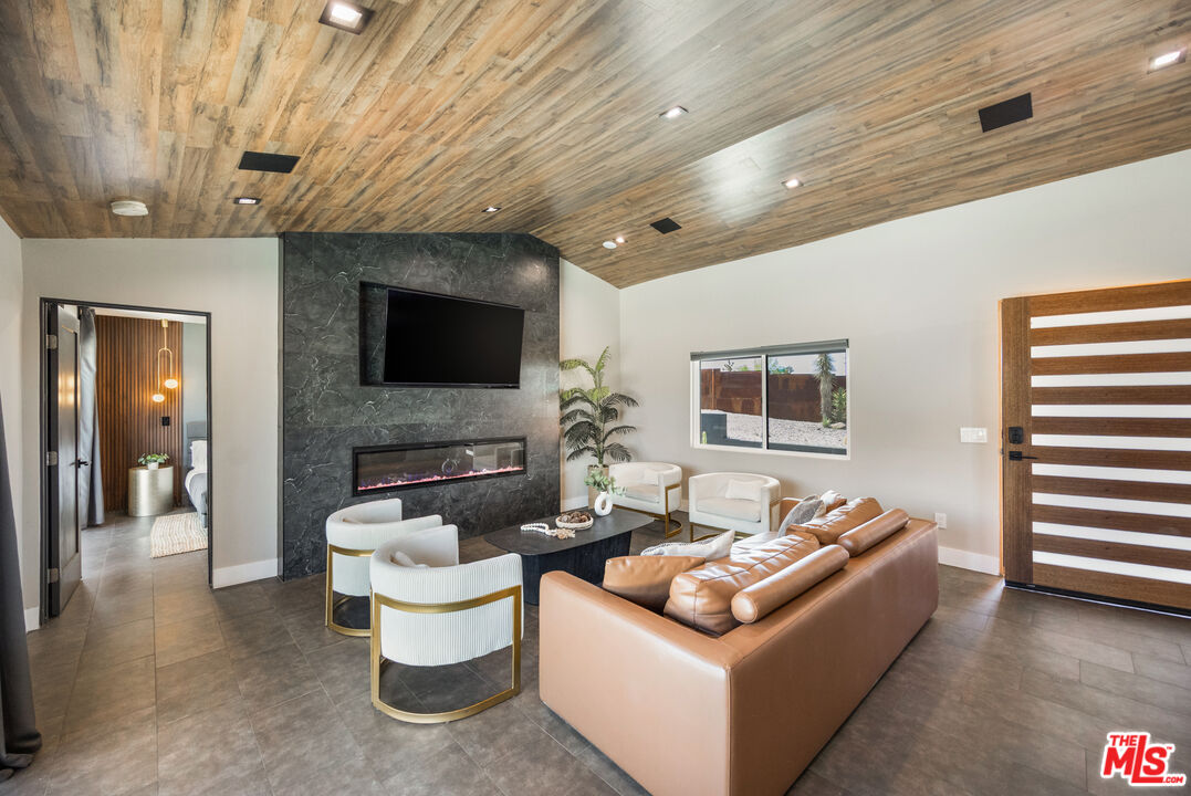 7815 Outpost Road Joshua Tree, CA 92252 - Photo 5 of 48 Gallery Image 5