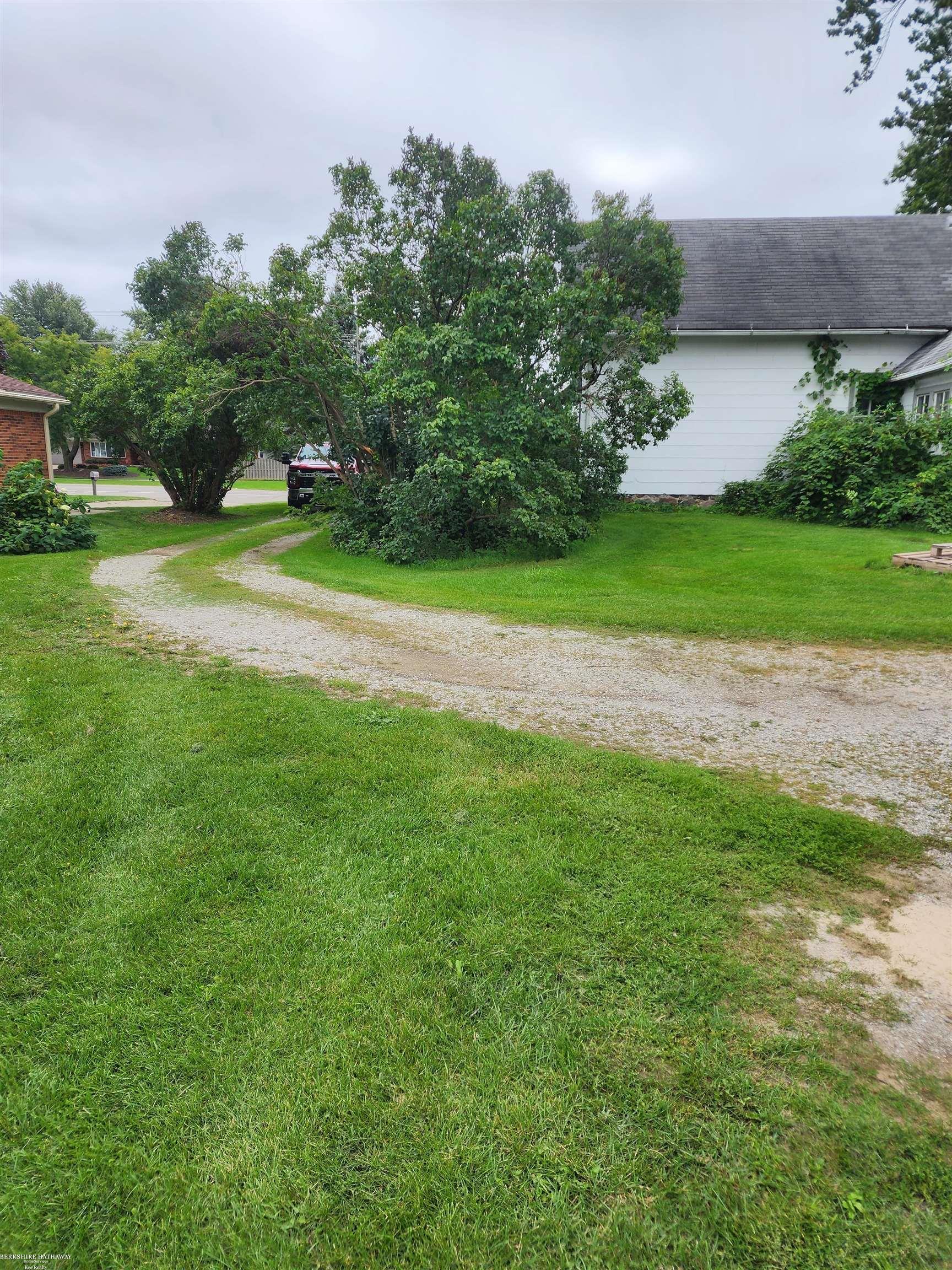 18075 21 Mile Road Macomb, MI 48044 - Photo 25 of 32