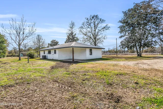 $215,000 | 19 West Union Road, Carriere, MS 39426