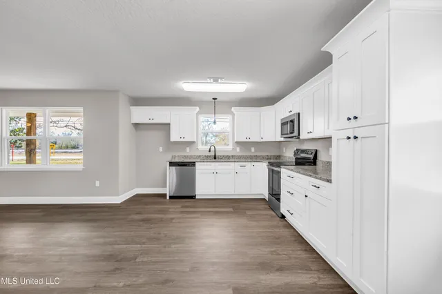 $215,000 | 19 West Union Road, Carriere, MS 39426