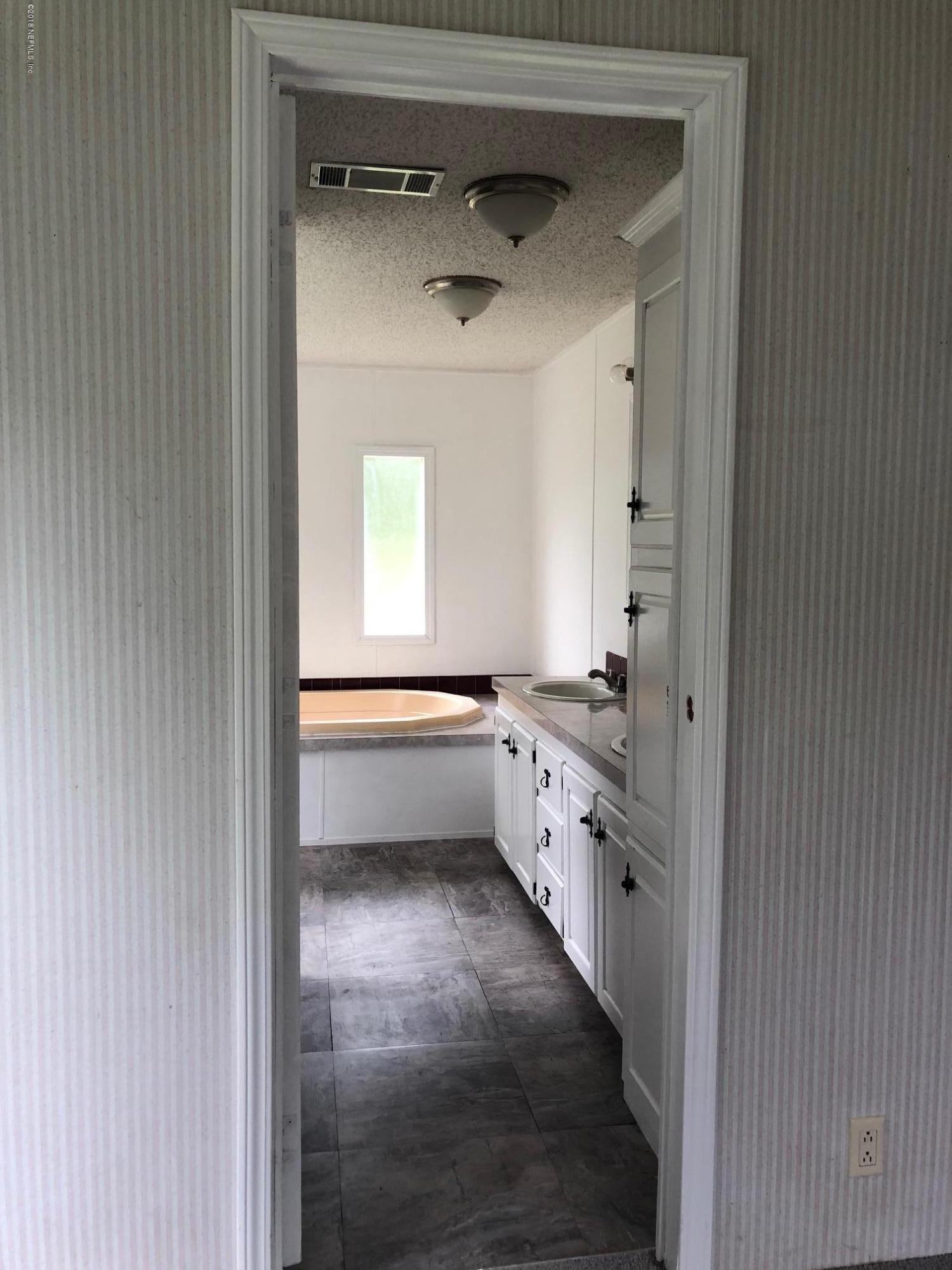 573 Bernard Road Jacksonville, FL 32218 - Photo 27 of 33 MSTR BTH BERNARD
