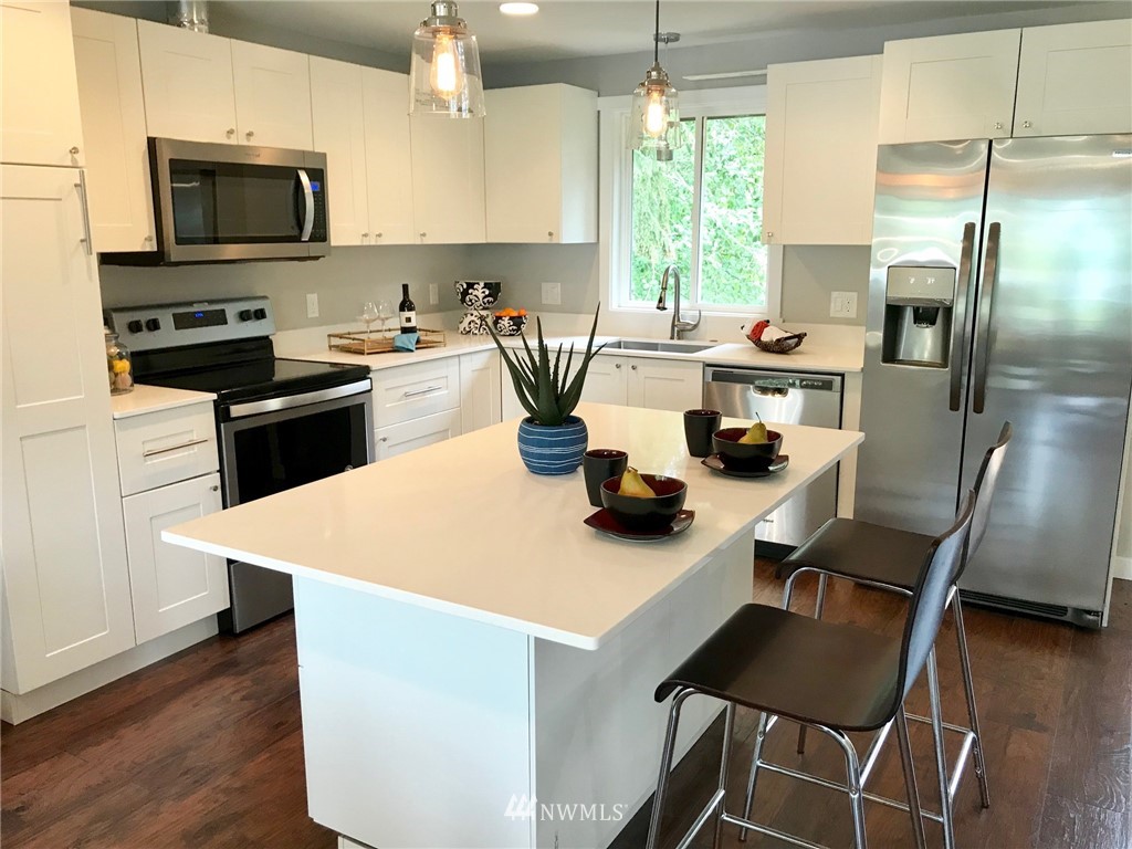 7603 Lower Ridge Road Everett, WA 98203 - Photo 2 of 22