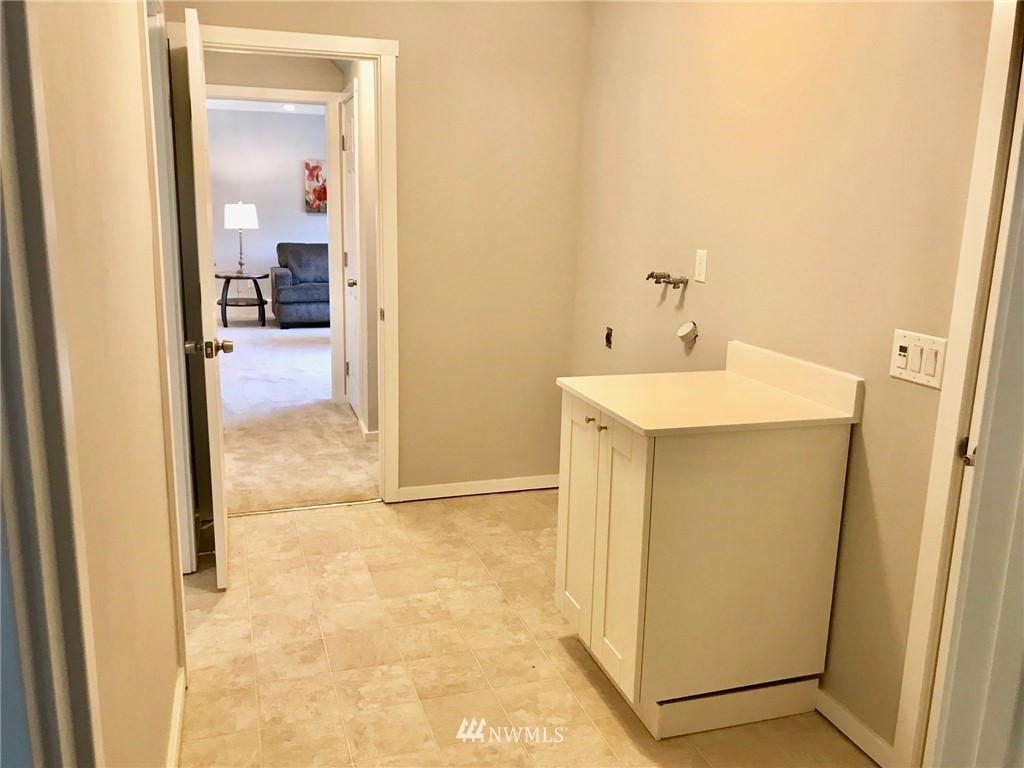 7603 Lower Ridge Road Everett, WA 98203 - Photo 17 of 22
