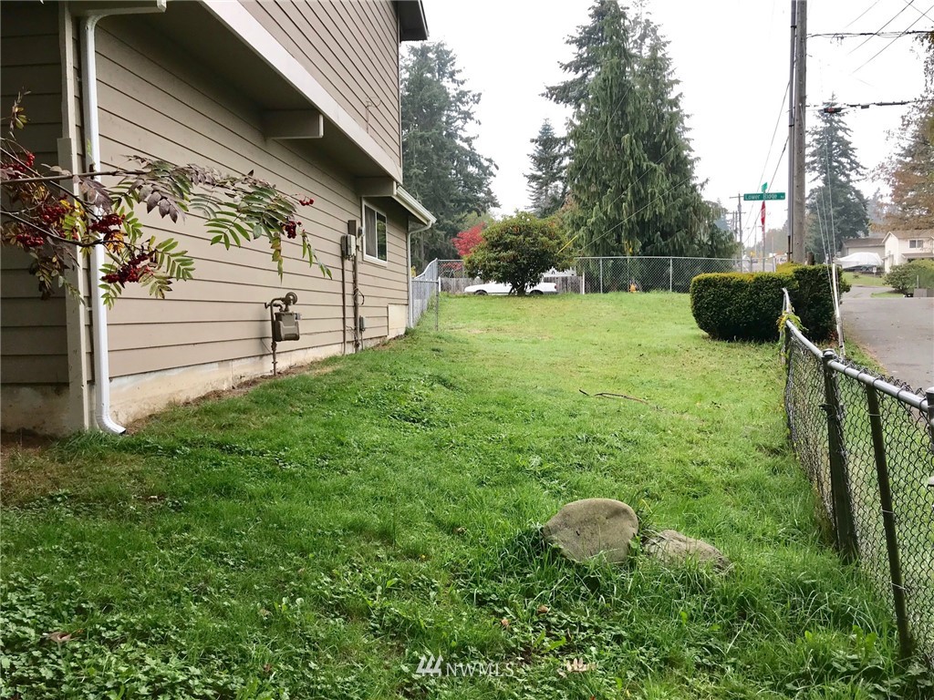 7603 Lower Ridge Road Everett, WA 98203 - Photo 18 of 22