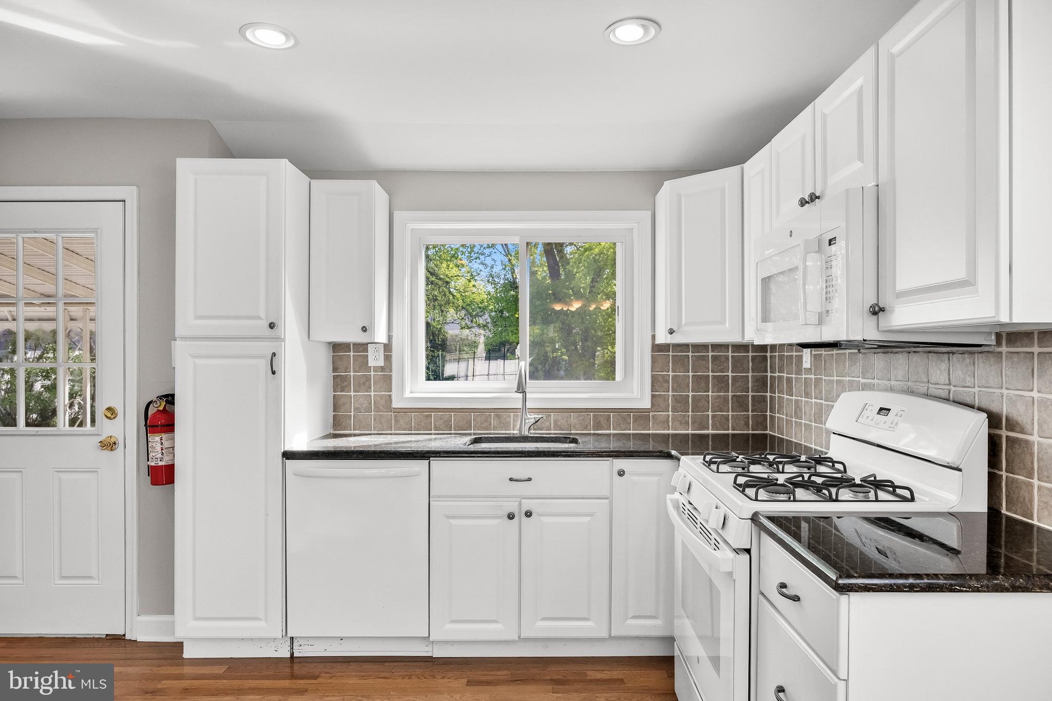 32 Bettlewood Road Marlton, NJ 08053 - Photo 9 of 24 Kitchen