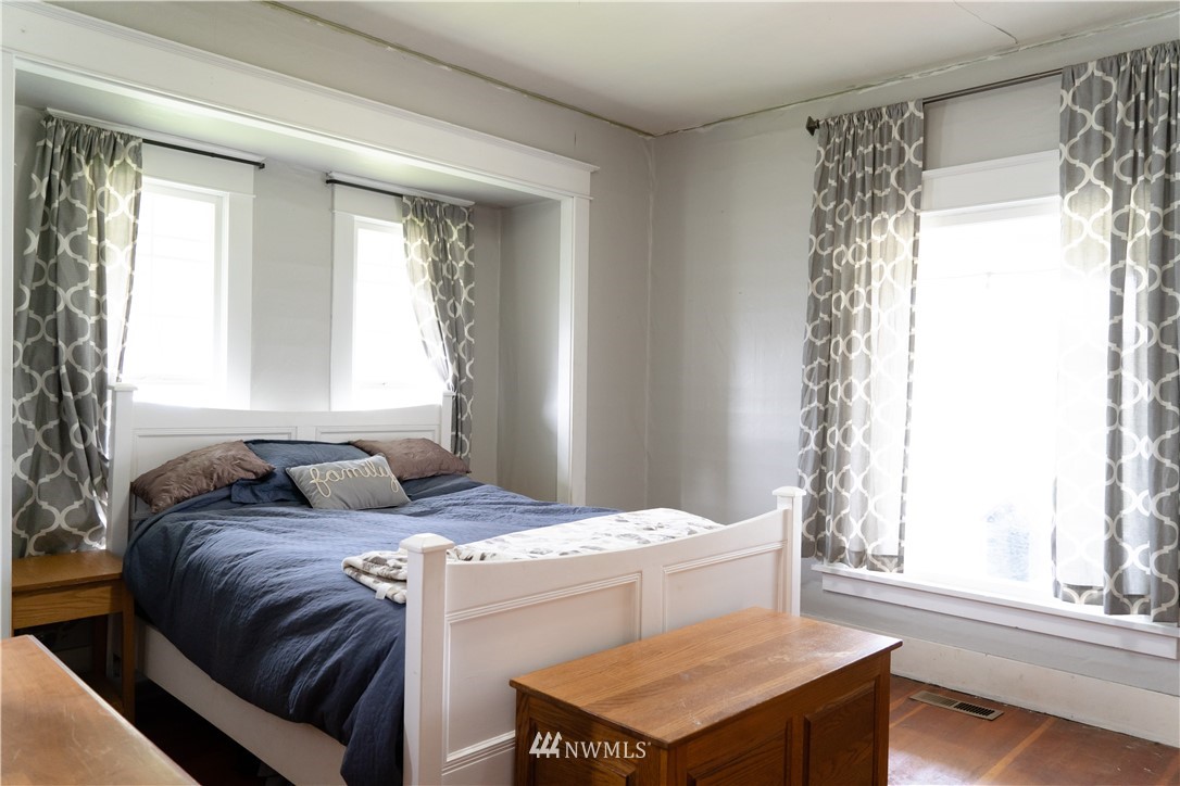 191 Stevens Road Doty, WA 98539 - Photo 16 of 19 a bedroom with a bed and a window