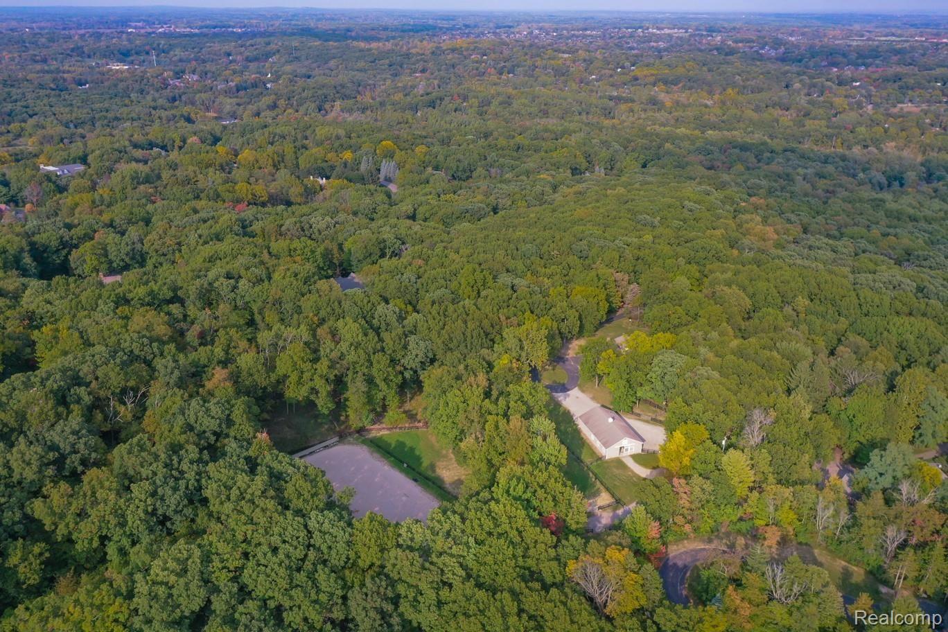 5690 Lost Lane Rochester, MI 48306 - Photo 97 of 99 Lost Lane Aerials-6.jpg
