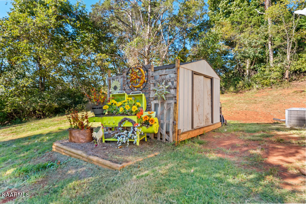 1751 Dumplin Loop Road New Market, TN 37820 - Photo 5 of 30 DmplnLp1751 (63)