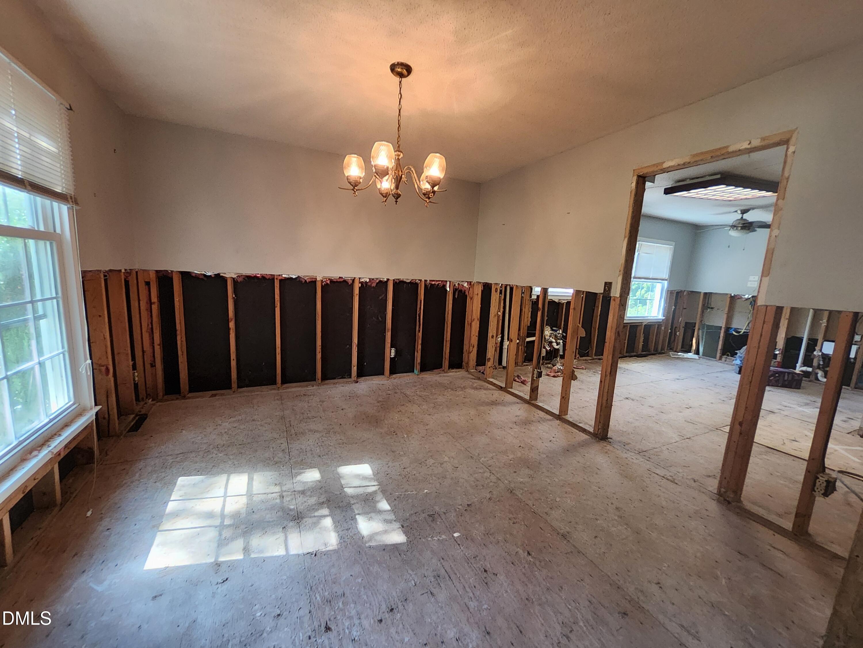 329 Rippling Stream Road Durham, NC 27704 - Photo 20 of 44 Dining room