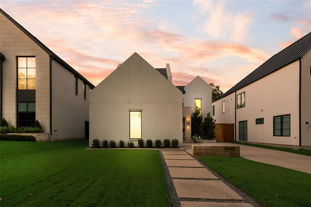 a front view of house with yard