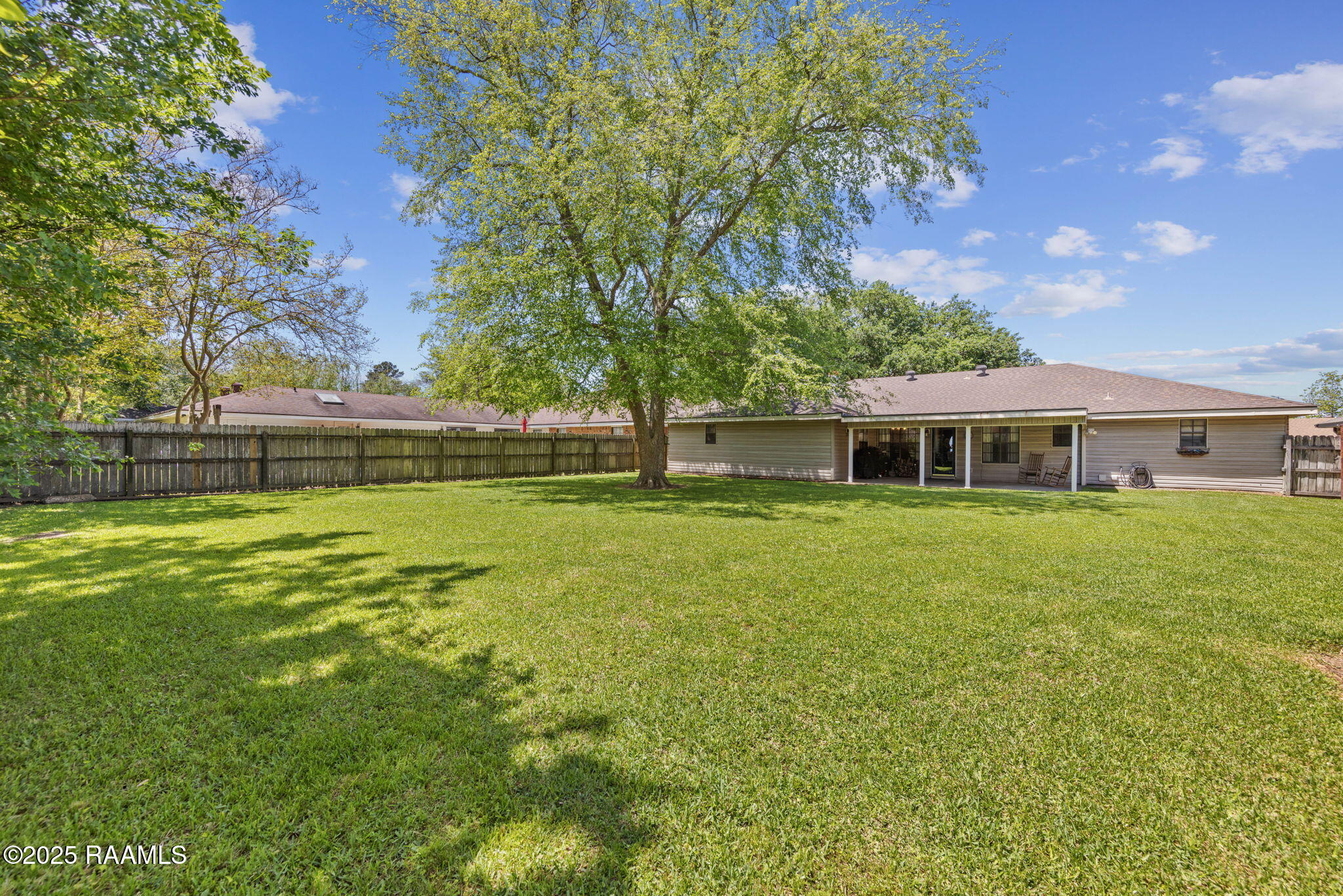104 Parsonage Lane Lafayette, LA 70503 - Photo 3 of 26 Large Back Yard