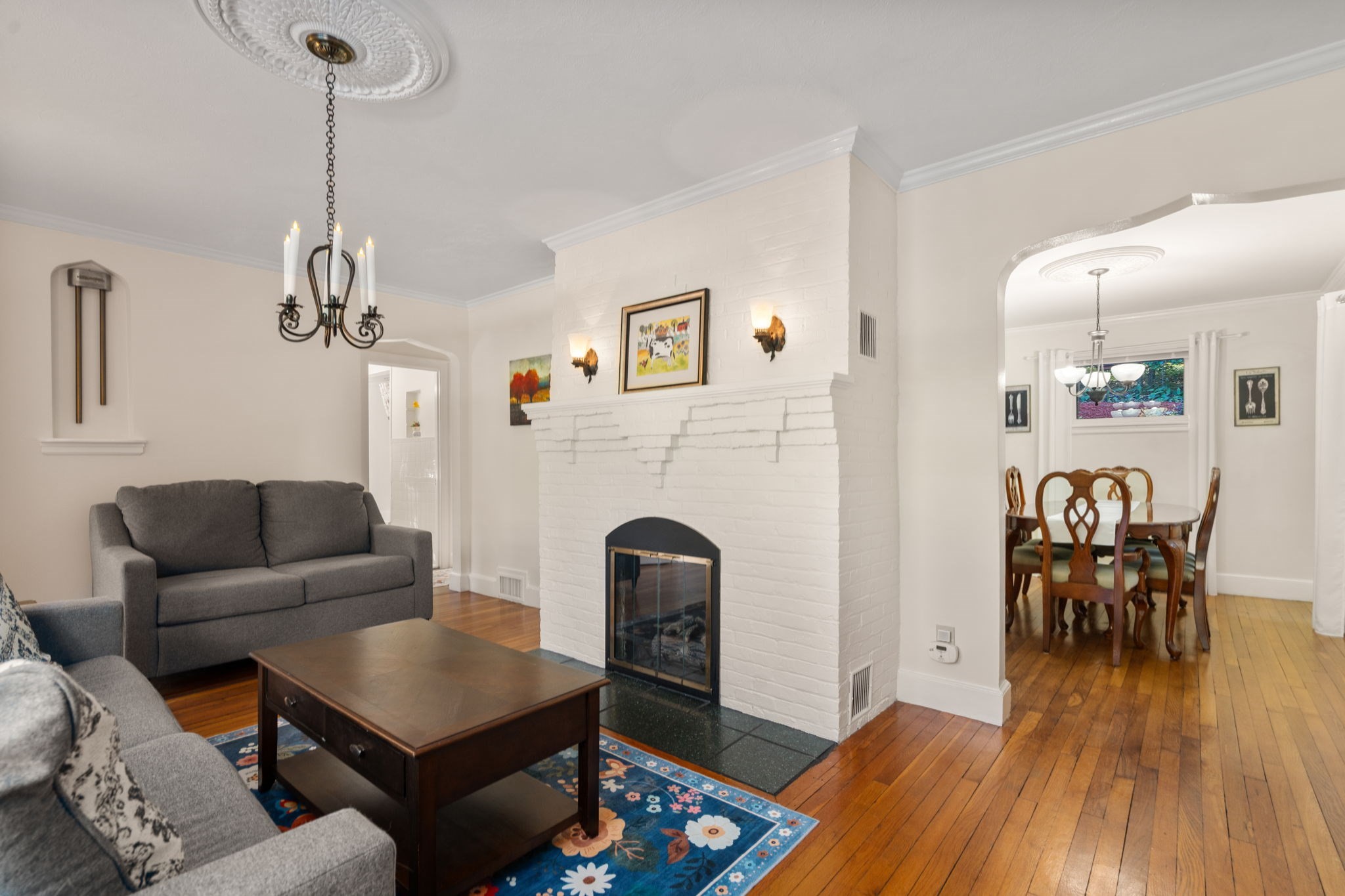 122 Austin Street Newton, MA 02460 - Photo 3 of 37 Gallery Image 3