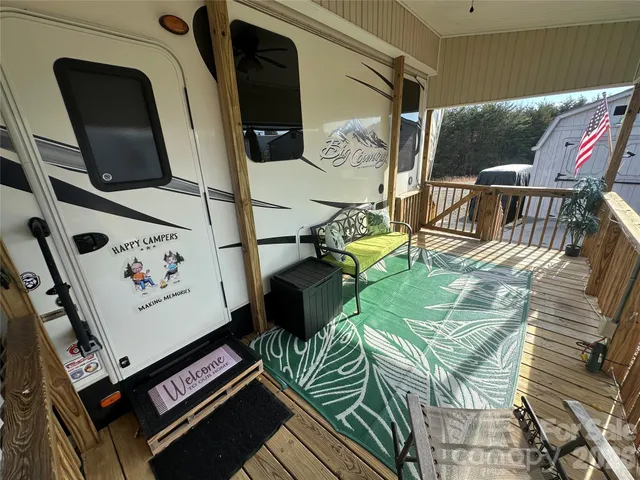a sitting area with view of the ocean