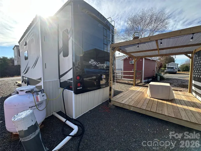a view of a storage & utility room