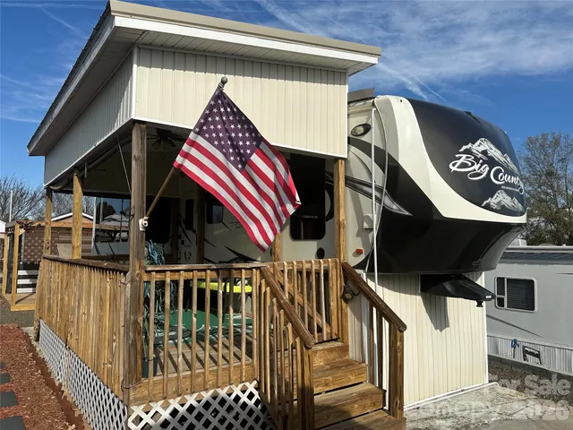 a view of a outdoor space