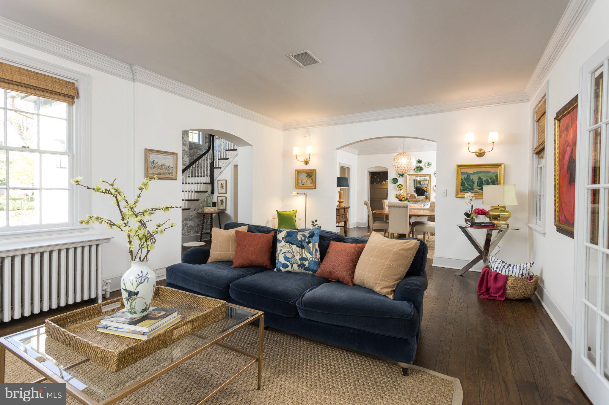 7005 Copeleigh Road Baltimore, MD 21212 - Photo 14 of 51 Charming living space with elegant touches.