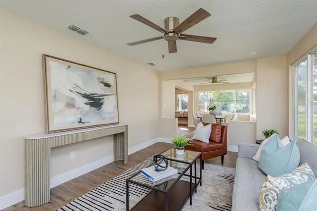 $3,500 | 2480 Del Rio Way, Dunedin, FL 34698