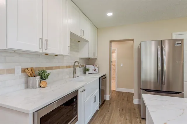 $3,500 | 2480 Del Rio Way, Dunedin, FL 34698