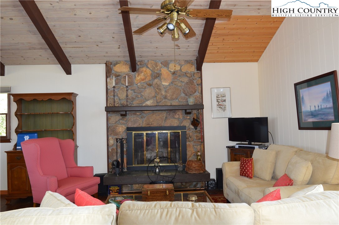 89 Rabbit Run Glade Valley, NC 28627 - Photo 11 of 37