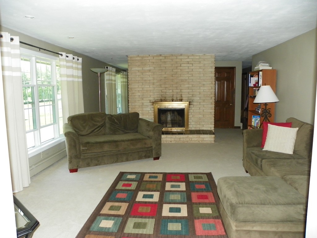1400 Amostown Road West Springfield, MA 01089 - Photo 3 of 23