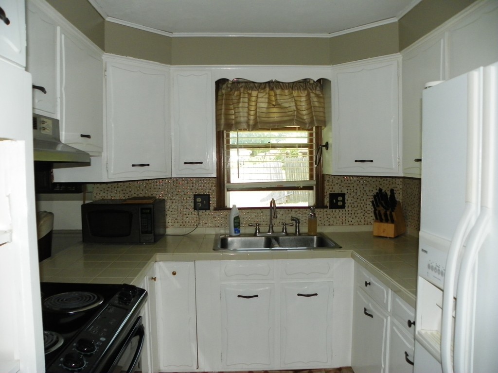 1400 Amostown Road West Springfield, MA 01089 - Photo 7 of 23