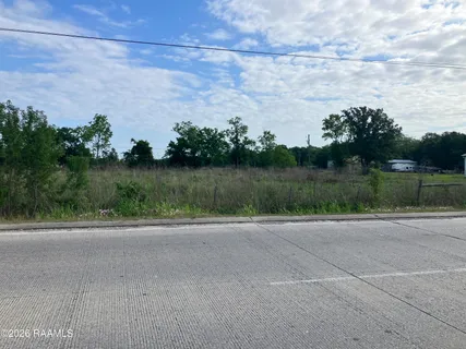 $240,000 | 407 Veterans Memorial Drive, Erath, LA 70533