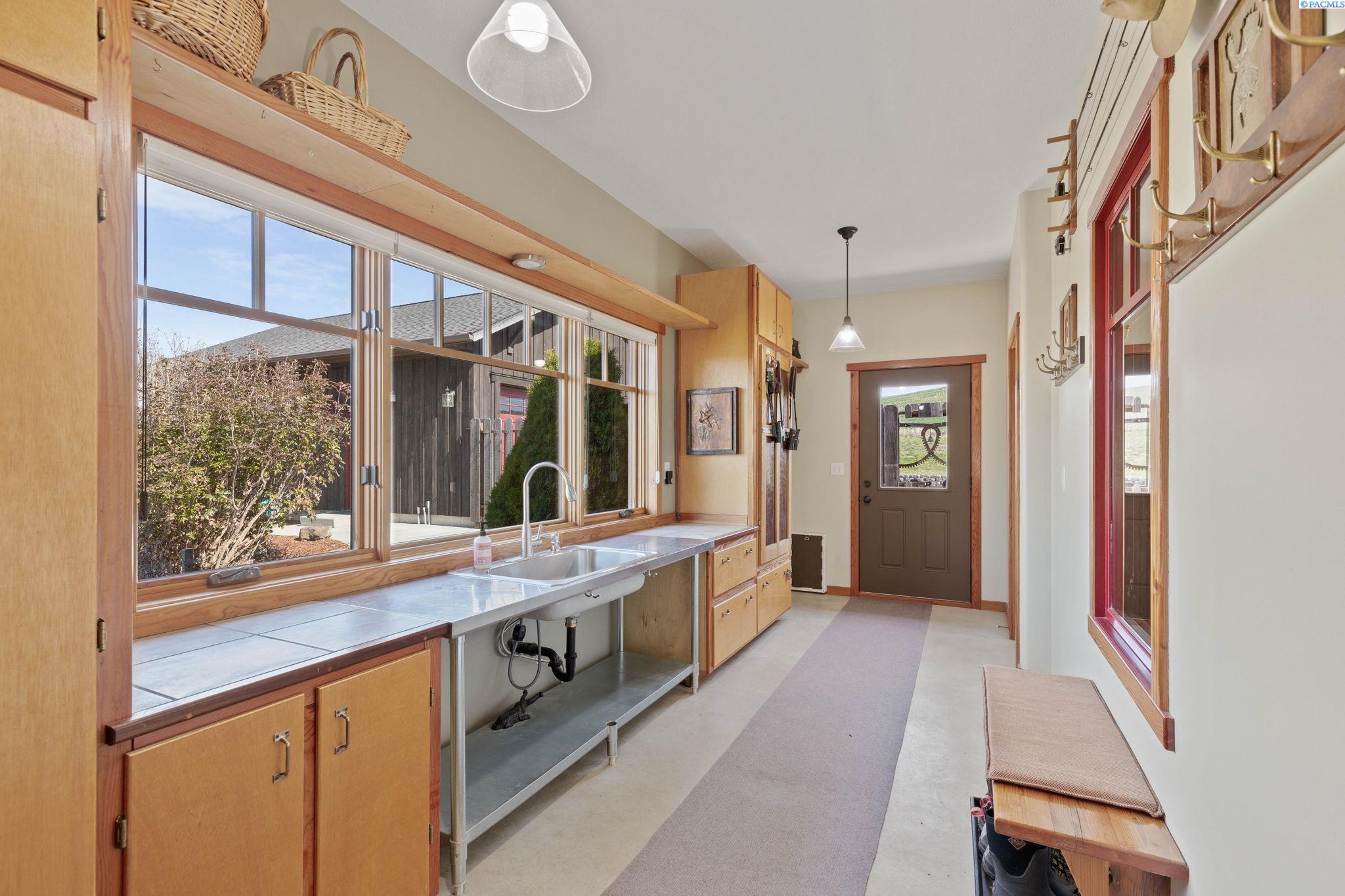 4261 Grove Road Endicott, WA 99125 - Photo 17 of 50 Gallery Image 17