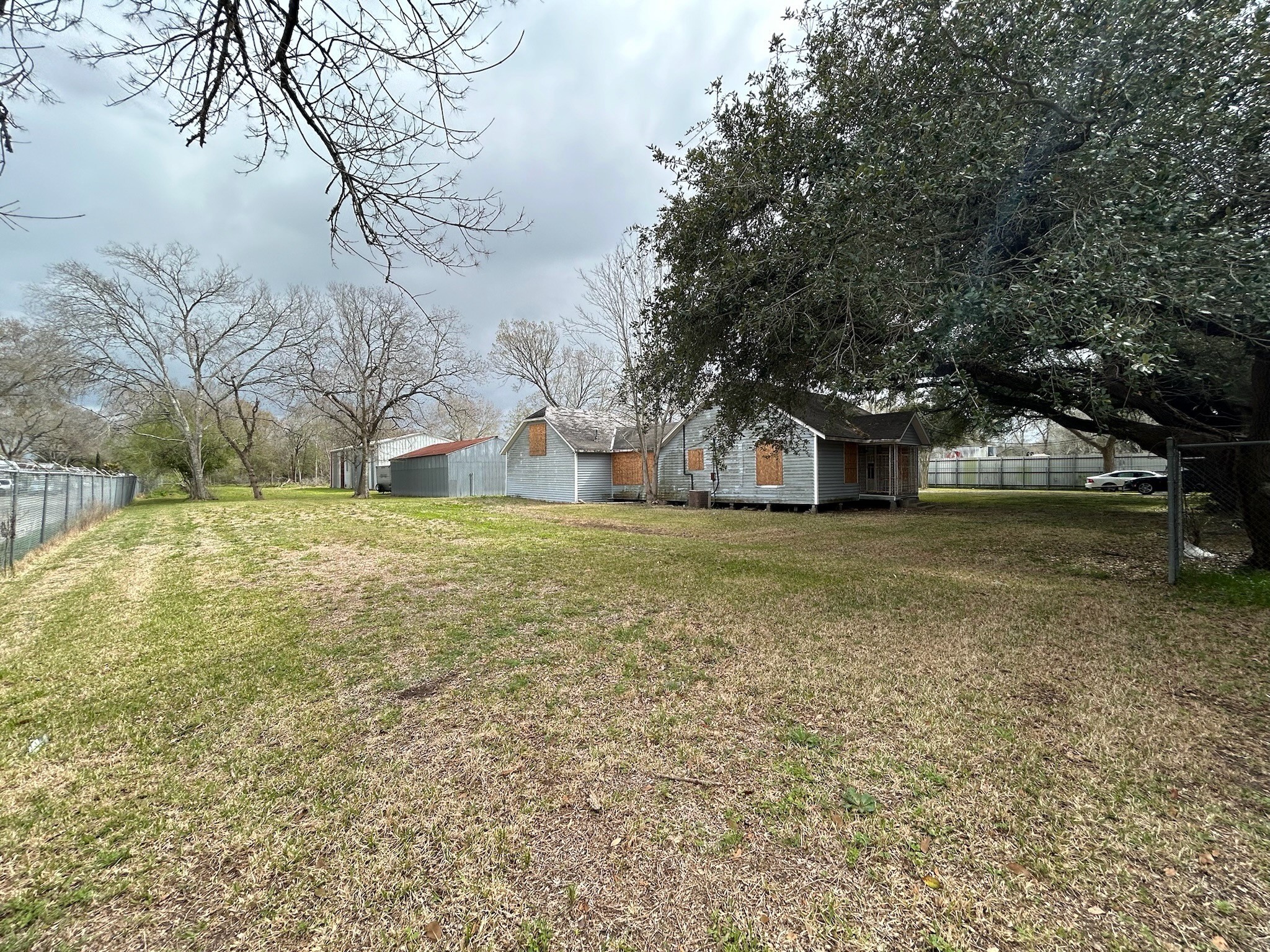 14201 Labrador Drive Houston, TX 77047 - Photo 5 of 11 a view of a outdoor space with garden