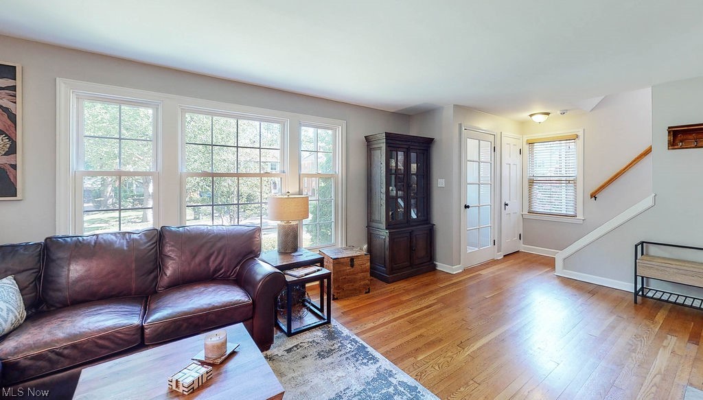3554 Radcliffe Road Cleveland Heights, OH 44121 - Photo 5 of 35 Living room