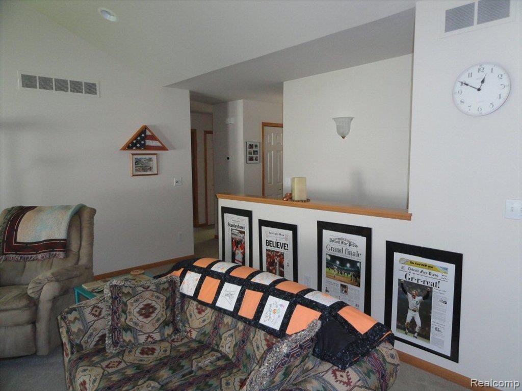 593 Stone Ridge Court Almont, MI 48003 - Photo 4 of 17 GREAT ROOM (2)