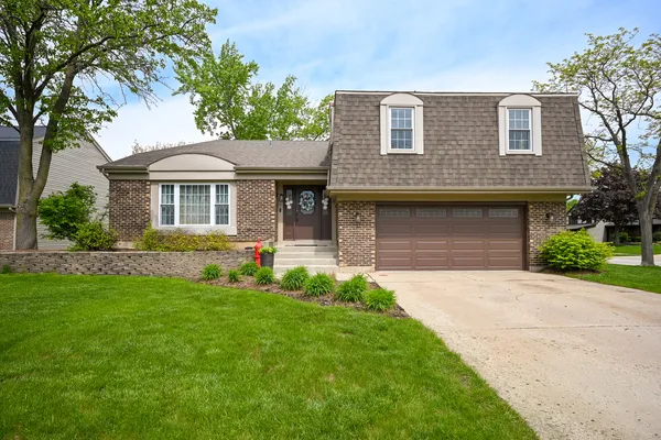 $641,000 | 2234 Appleby Drive, Wheaton, IL 60189
