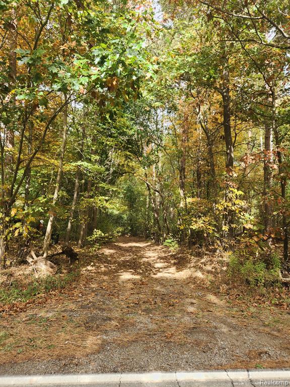 9067 Bennett Lake Road Fenton, MI 48430 - Photo 2 of 12