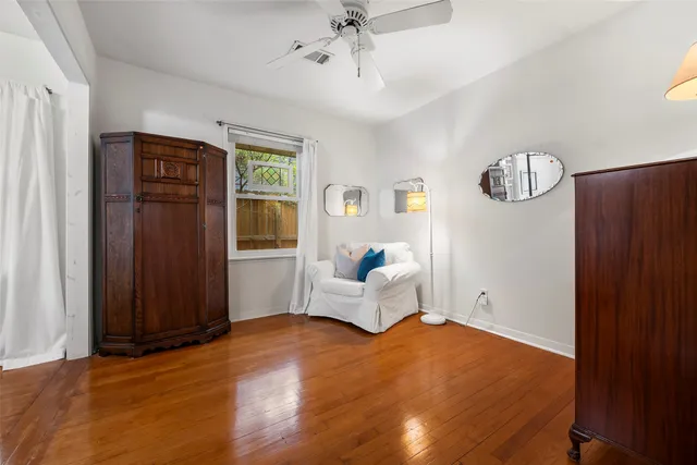 $1,200 | 2114 Saxon Drive, Houston, TX 77018