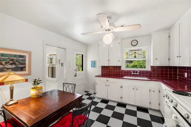 $1,200 | 2114 Saxon Drive, Houston, TX 77018