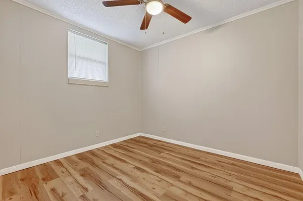 $1,000 | 1200 Northwest 3rd Avenue, Unit 1204, Mineral Wells, TX 76067