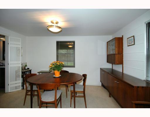 124 Virginia Road Pittsburgh, PA 15237 - Photo 4 of 17 Dining Room. FORMAL DINING ROOM WITH NEUTRAL PAINT AND CARPETING