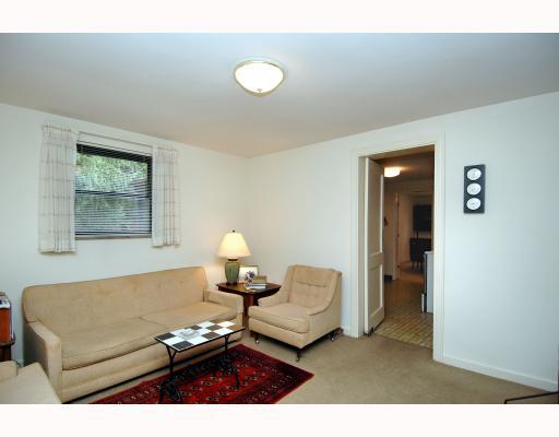 124 Virginia Road Pittsburgh, PA 15237 - Photo 9 of 17 Den/Family/Great Room. FRIST FLOOR DEN WITH NEUTRAL CARPETING AND PAINT