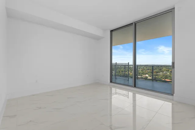 $1,950,000 | 220 Lake Shore Drive, Unit 1210, Lake Park, FL 33403