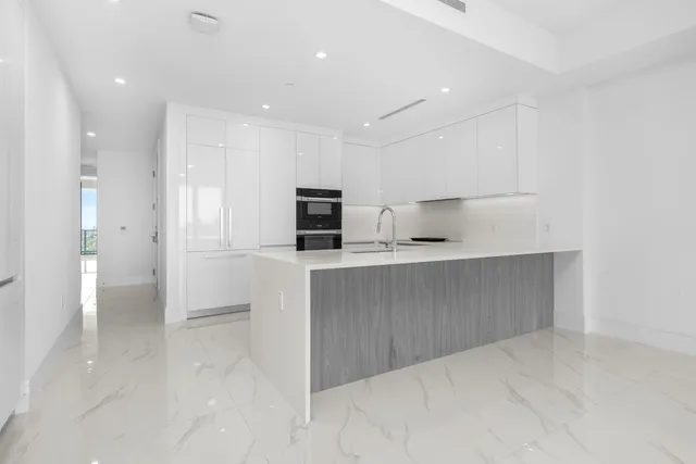 $1,950,000 | 220 Lake Shore Drive, Unit 1210, Lake Park, FL 33403