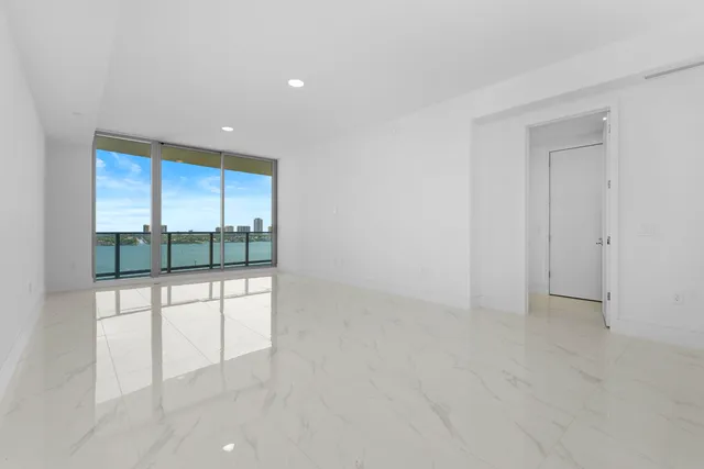 $1,950,000 | 220 Lake Shore Drive, Unit 1210, Lake Park, FL 33403