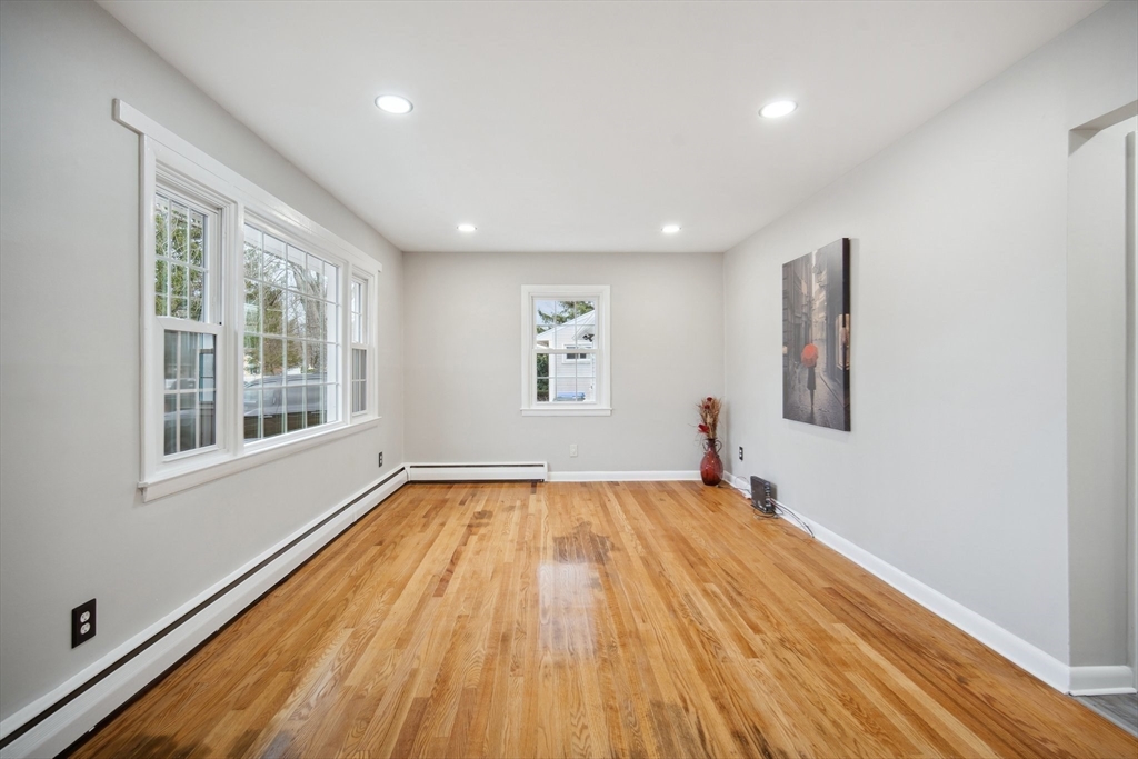 178 Flint Street Springfield, MA 01129 - Photo 11 of 32 Gallery Image 11