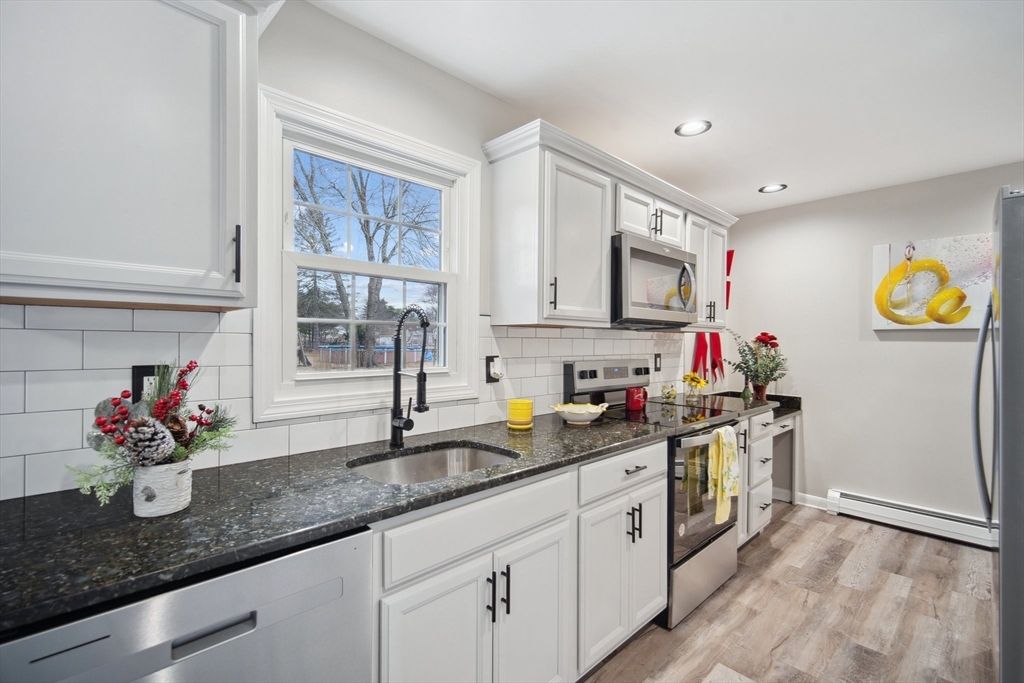 178 Flint Street Springfield, MA 01129 - Photo 2 of 32 Gallery Image 2