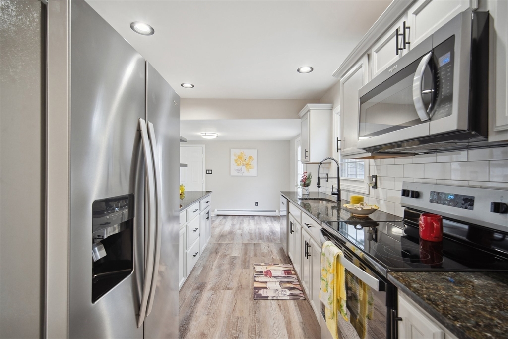 178 Flint Street Springfield, MA 01129 - Photo 4 of 32 Gallery Image 4