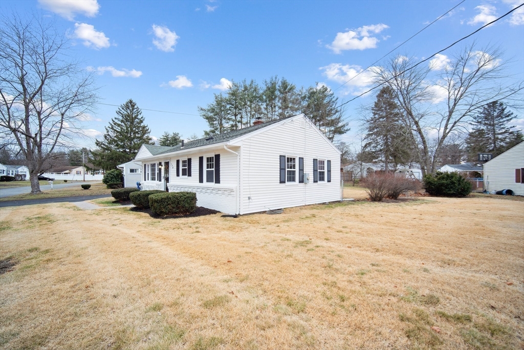 178 Flint Street Springfield, MA 01129 - Photo 8 of 32 Gallery Image 8