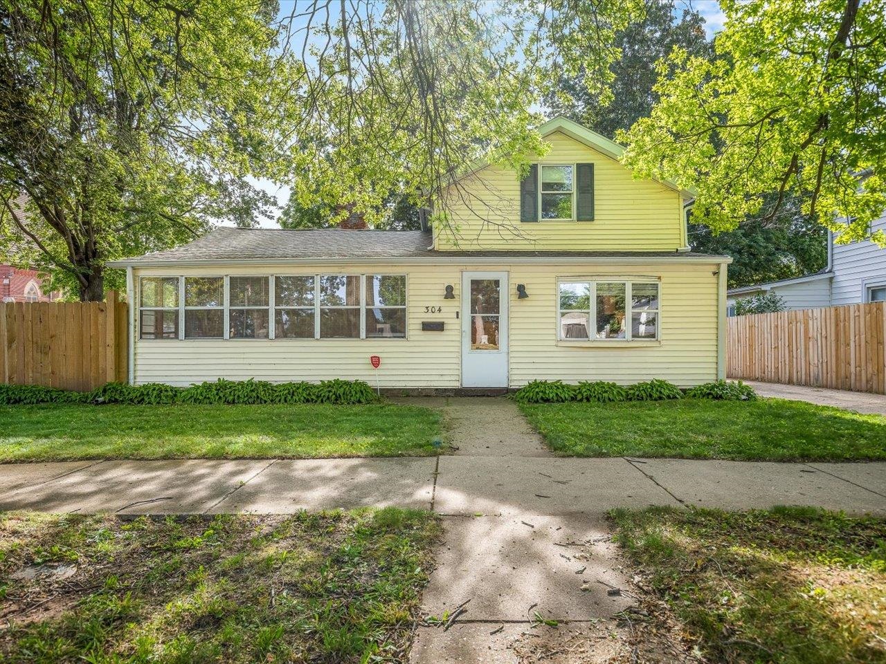 304 North 3rd Street Oregon, IL 61061 - Photo 2 of 38